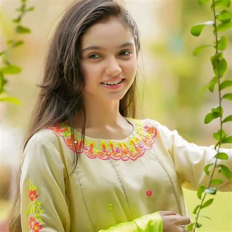 Aina Asif Age, Family, Biography & More »。